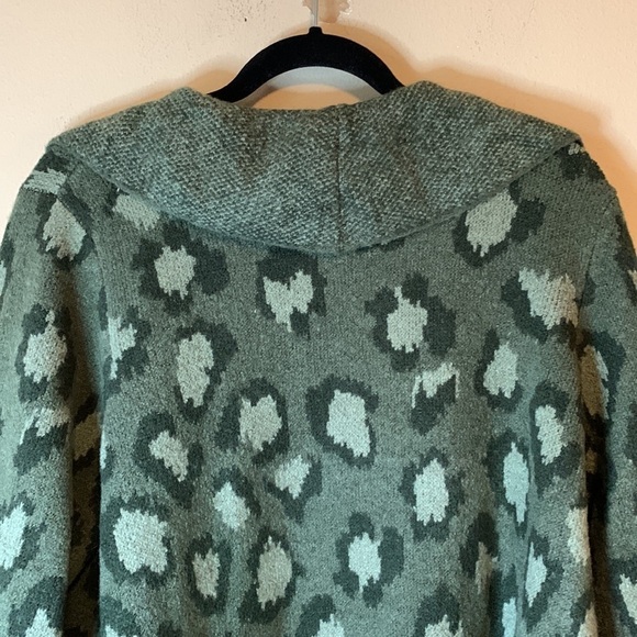 NWOT D & Co Green Animal Print Jacquard Knit Cardigan XL Cozy Fall Layer - Picture 12 of 12